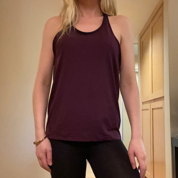 An Adidas Workout Racerback Top Size Small - Picture 2 of 4